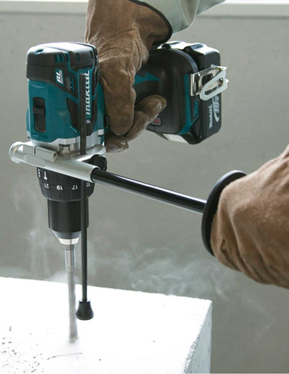 Kit Makita con 7 herramientas + 3bat 5Ah + Cargador DC18RC + 2 bolsas DLX7243BL3