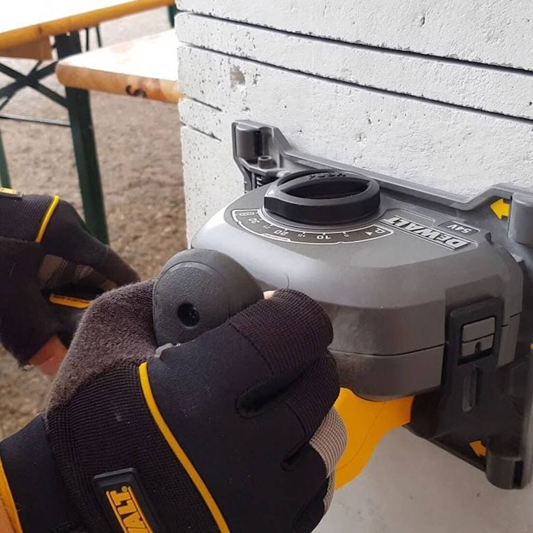 Rozadora sin escobillas XR FLEXVOLT 54V Li-Ion 6Ah Dewalt DCG200T2