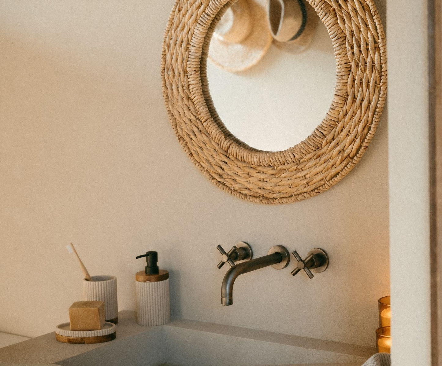 Beige Bathroom Dispenser, Polyresin and Acacia Wood, Ø8×18 cm, Andrea House