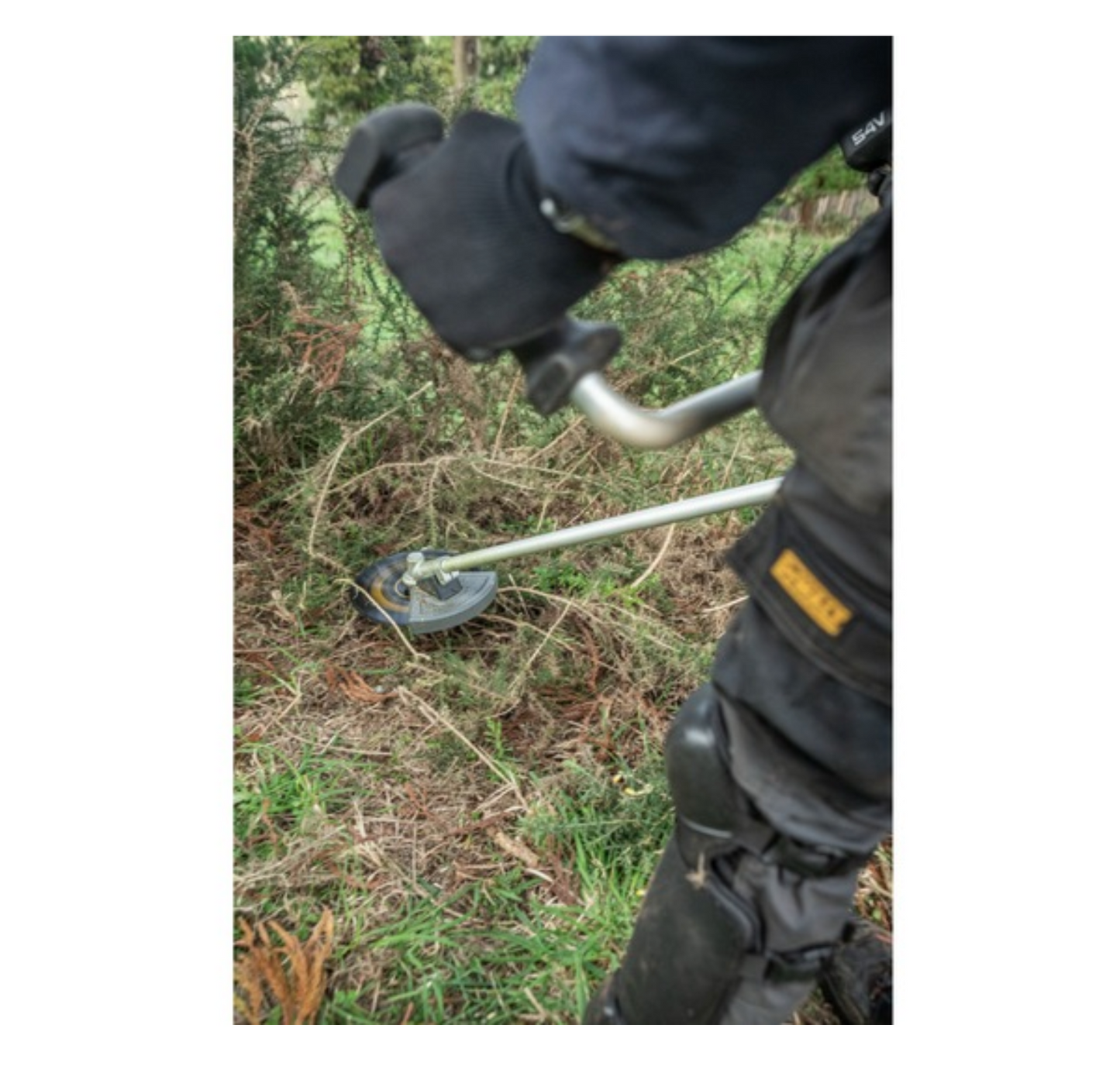 Desbrozadora forestal FLEXVOLT 54V 25cm con mango "U" Dewalt DCMBC723N