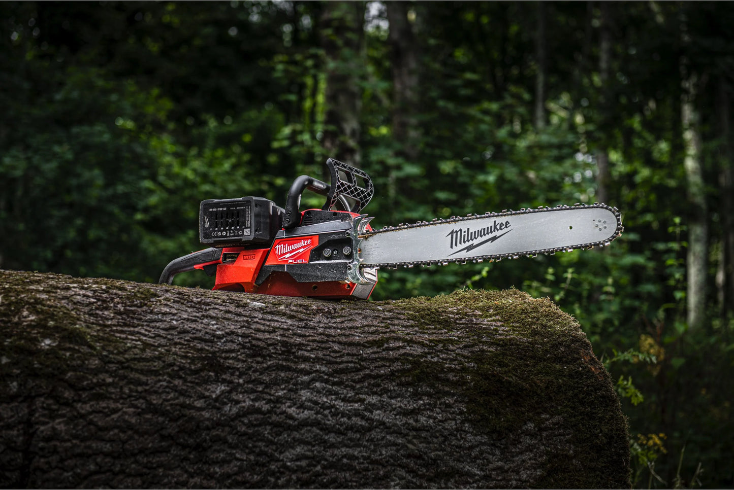 Milwaukee M18F2CHS50-802 50cm Dual Battery Chainsaw