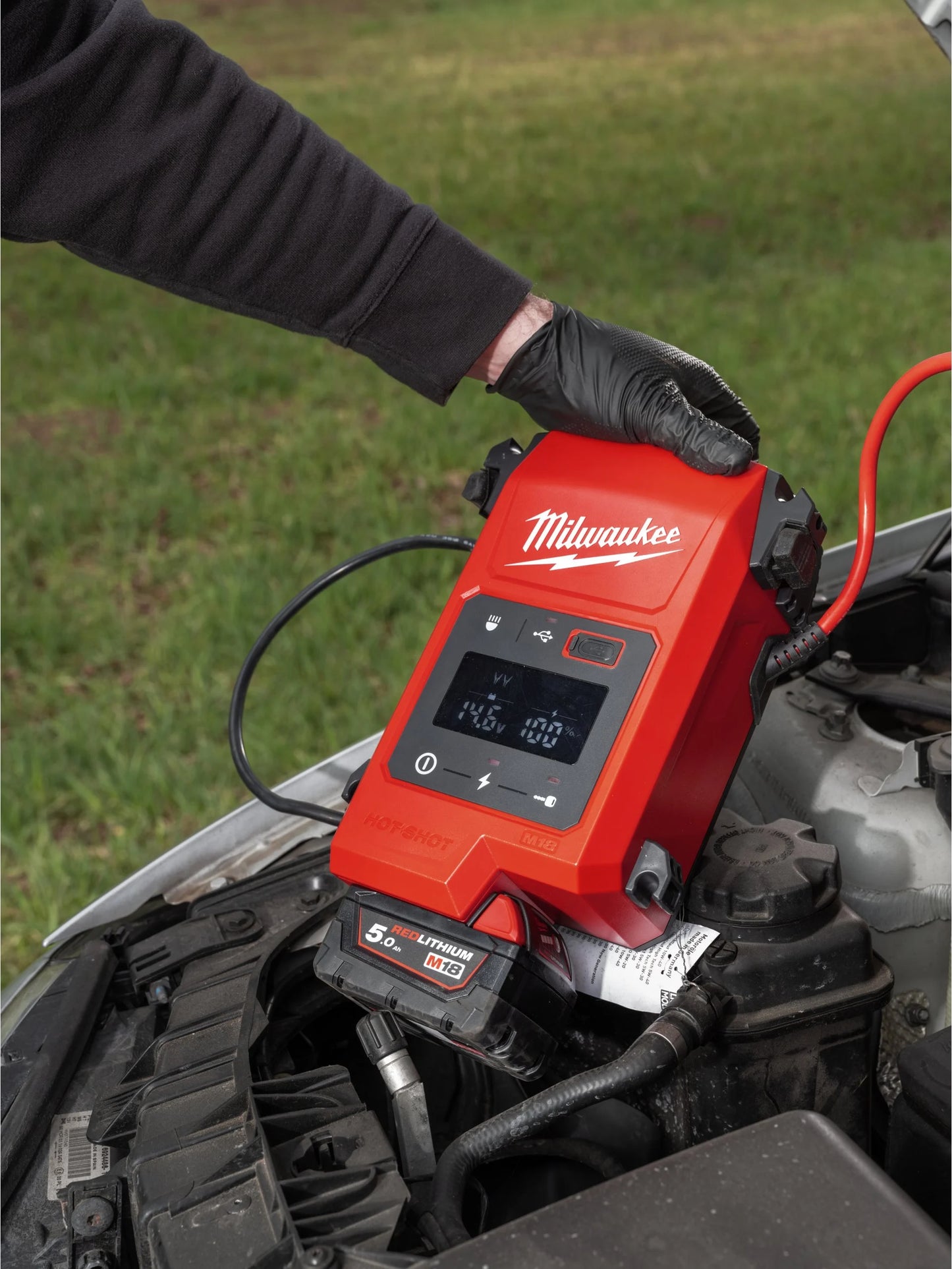 Milwaukee M18 2000A Vehicle Jump Starter