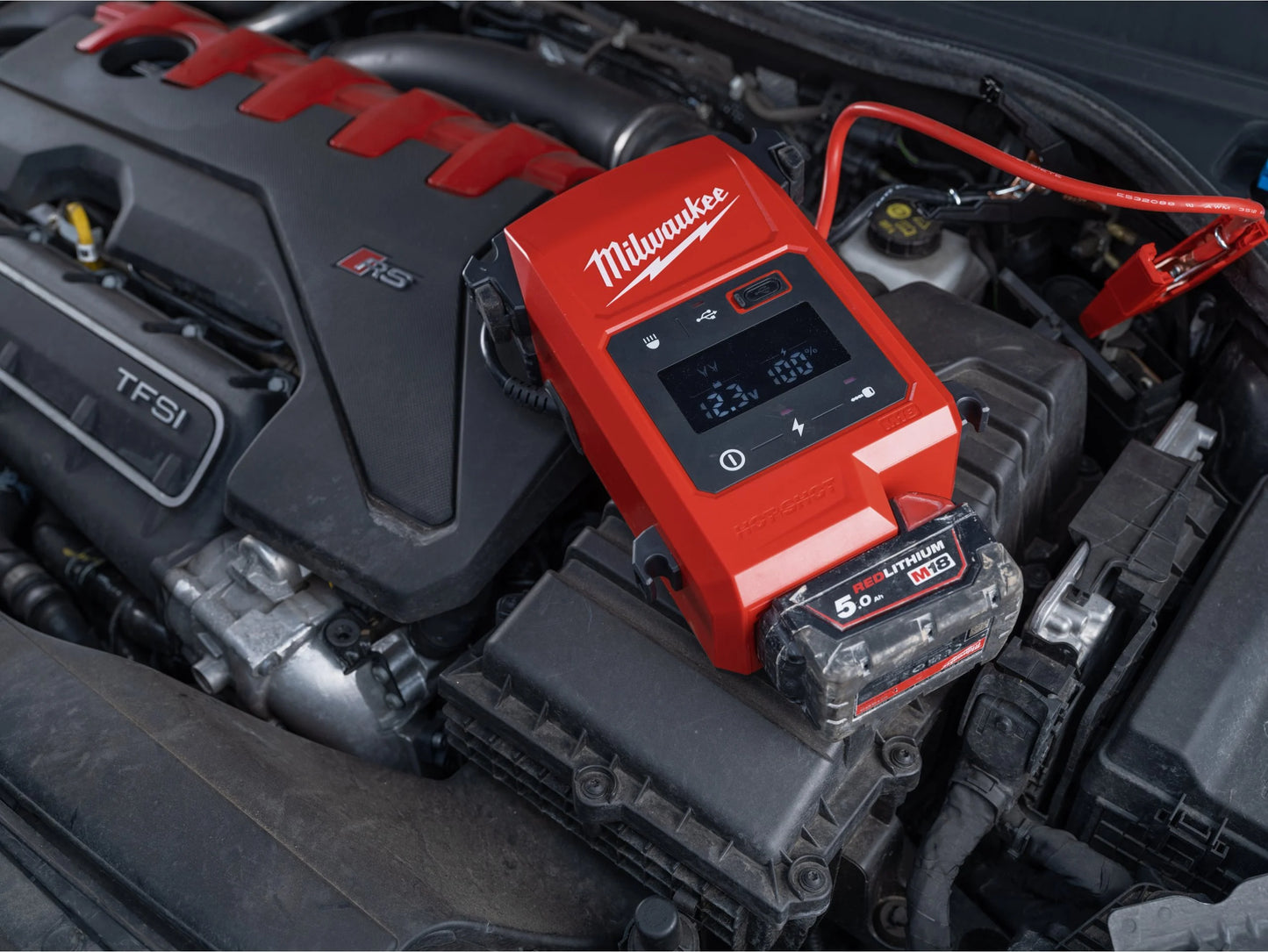 Milwaukee M18 2000A Vehicle Jump Starter